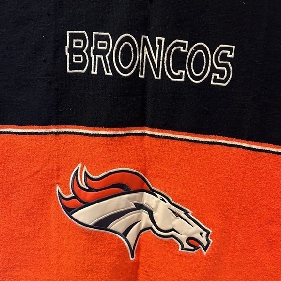 NFL Denver Bronco Graphic Poncho - Picture 6 of 12